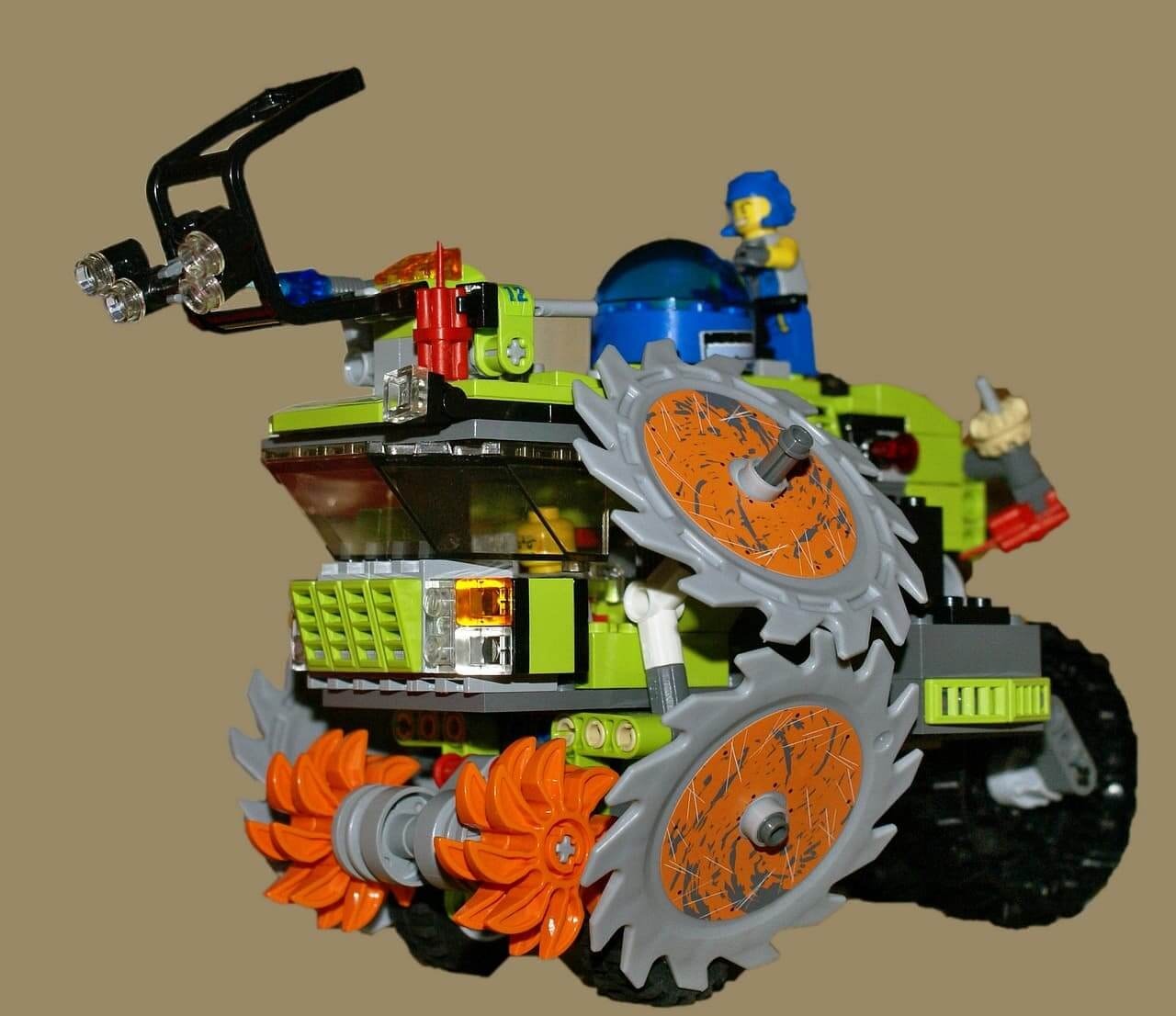 Przykład Lego - maszyny rolnicze.