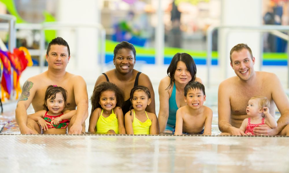 Baby swimming Can babies really swim?