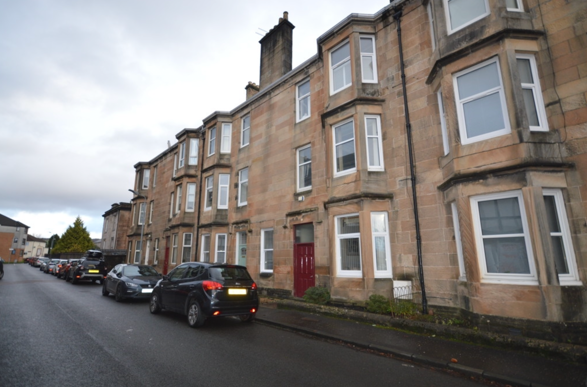 two bedroom flat Dumbarton west Dunbartonshire 