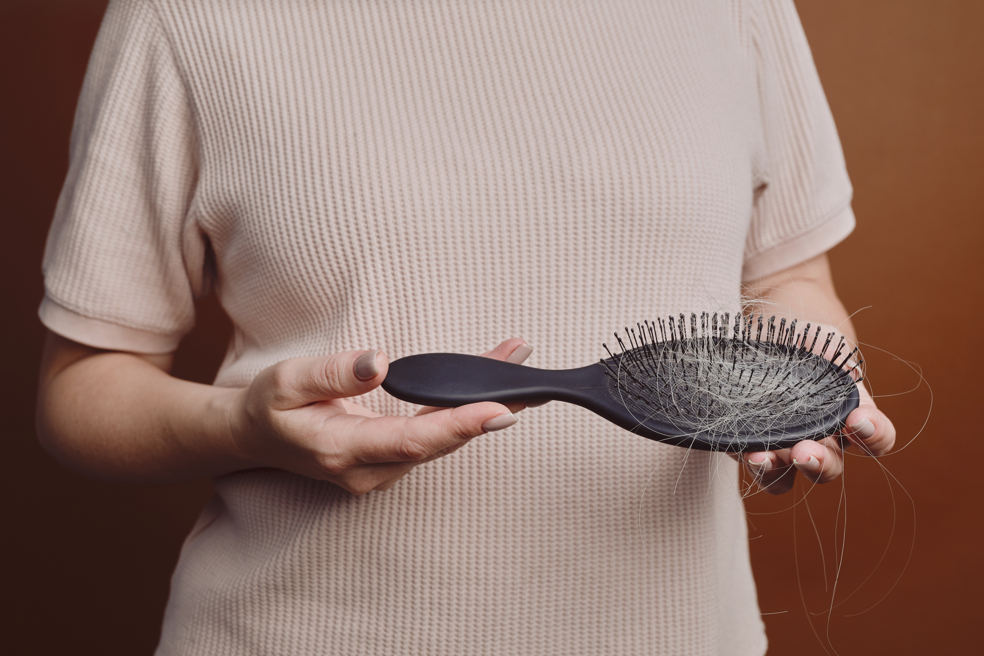 Too much hair in the brush is troublesome.