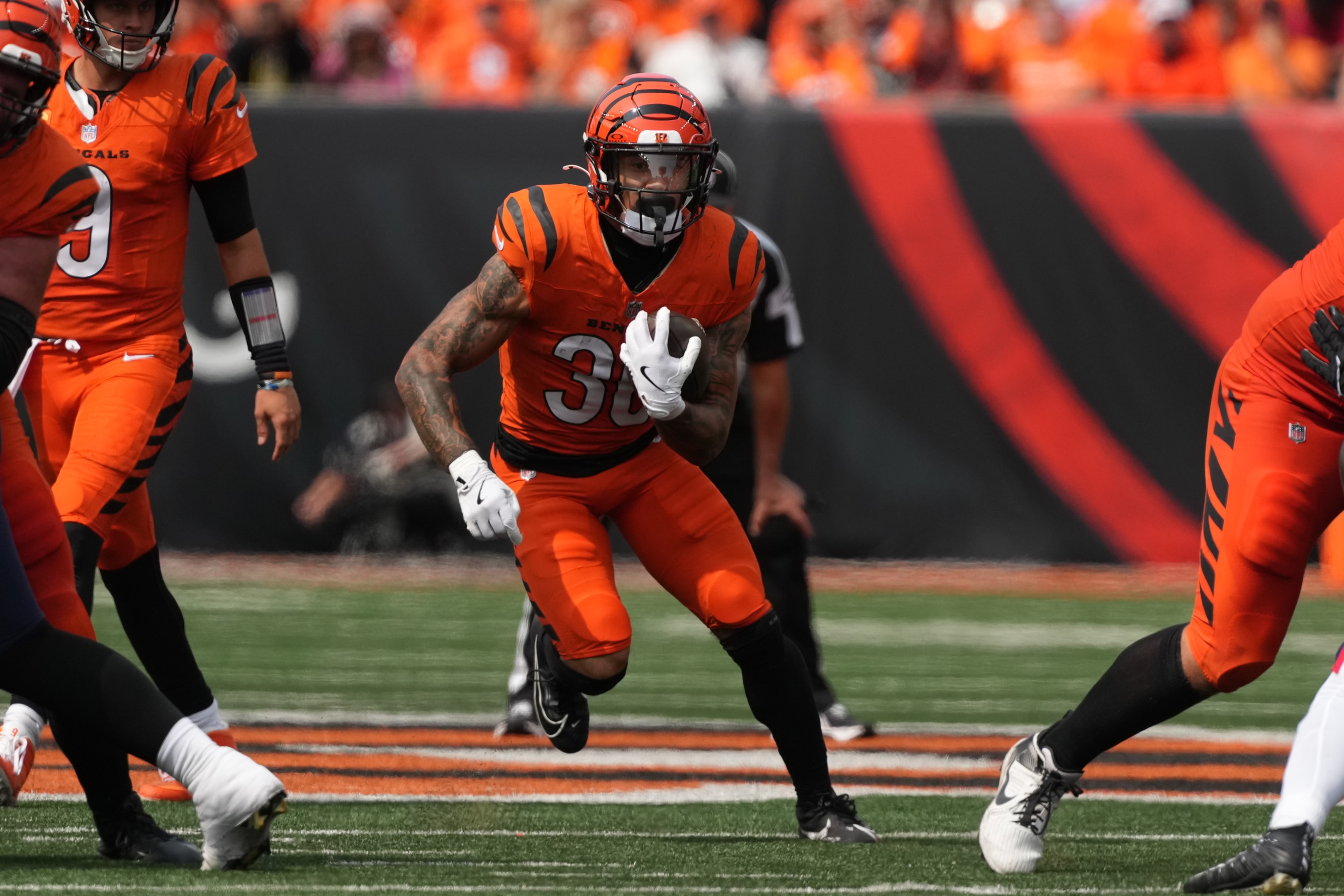 Cincinnati Bengals running back Chase Brown is in action during the game on September 08, 2024 in Cincinnati, Ohio.