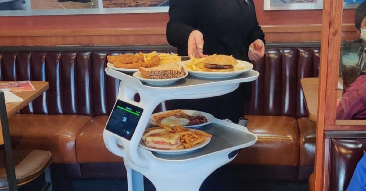 Reselling robots - how to lease a Servi Robot for your restaurant - FAQ.