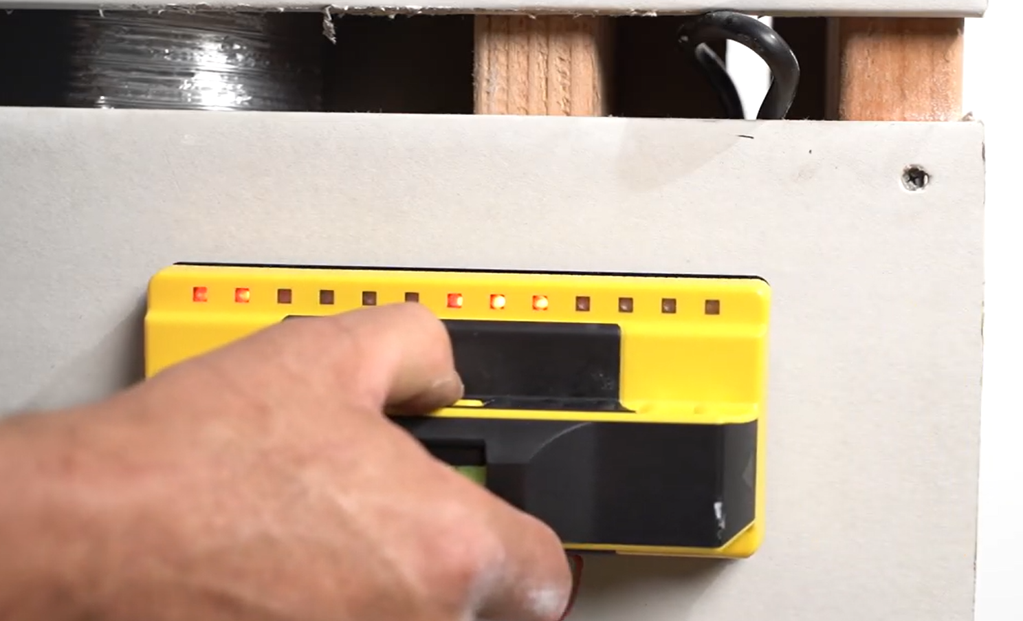 detecting electric wire using Franklin stud finder