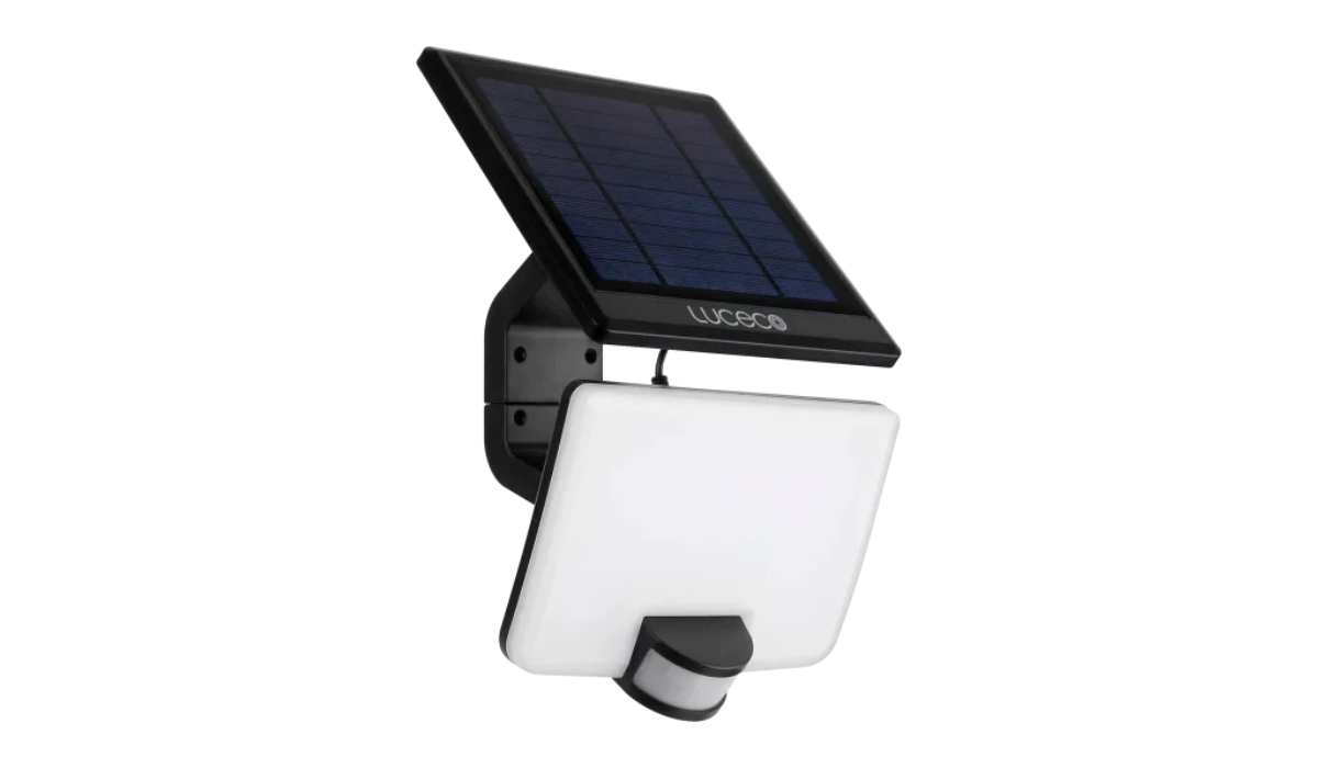 Flood light with PIR sensor and solar panel