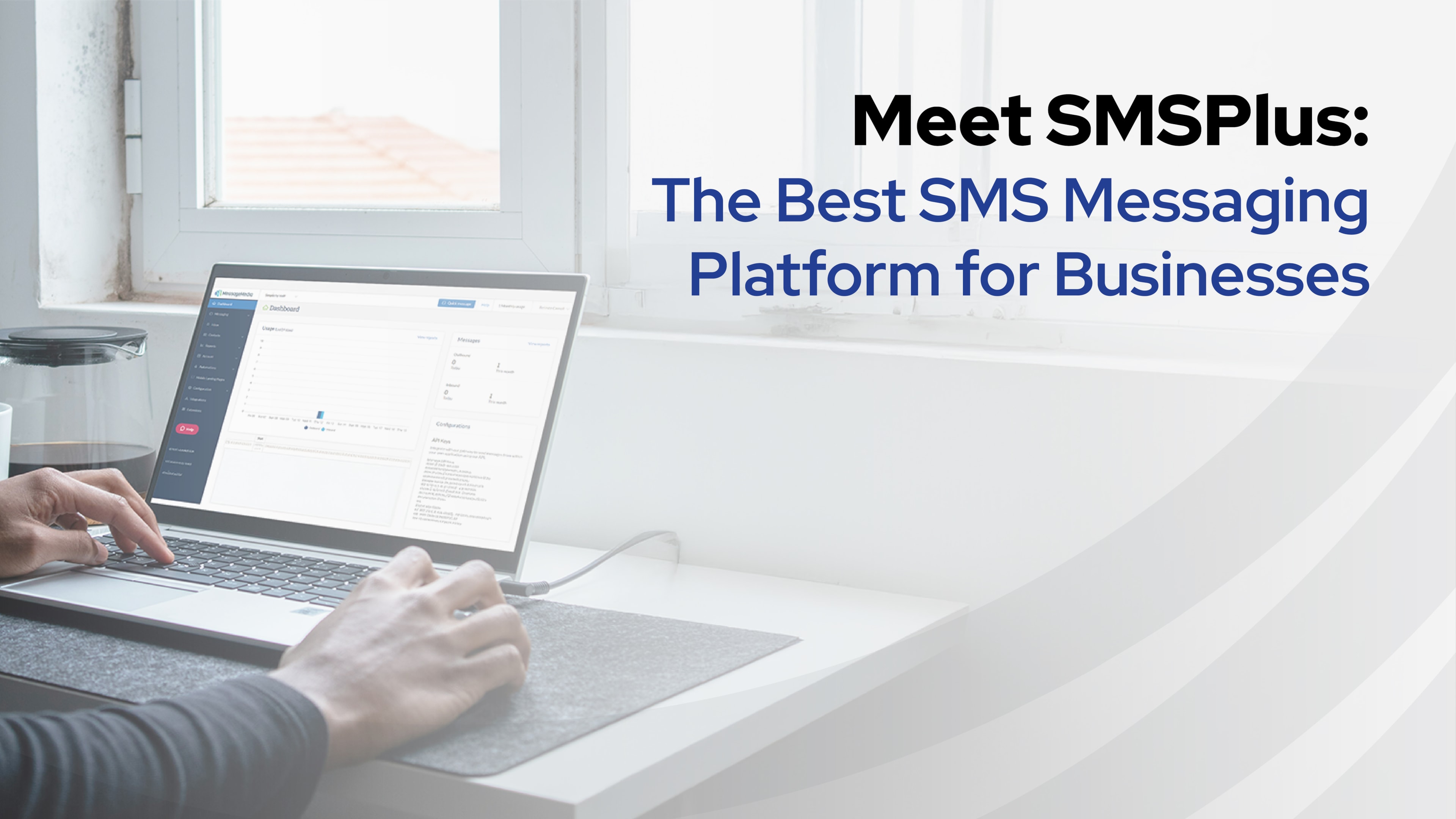 An agent using "SMS services" from Simplicity VoIP to schedule messages to send to customers.