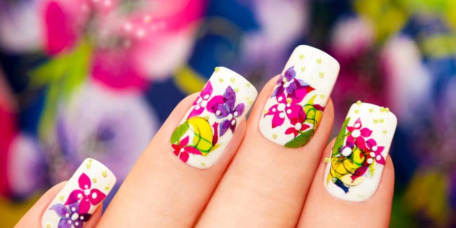 How to Choose a Reliable Nail Wraps Supplier for Your Salon