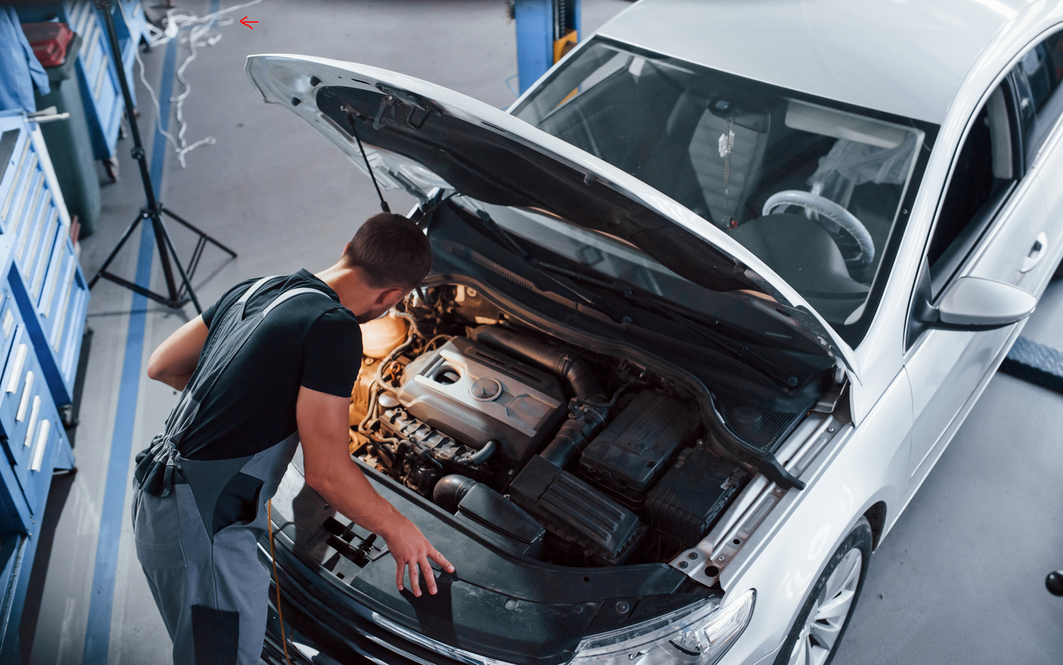professional mechanics can diagnose potential problems and common reasons causing vehicle shake.