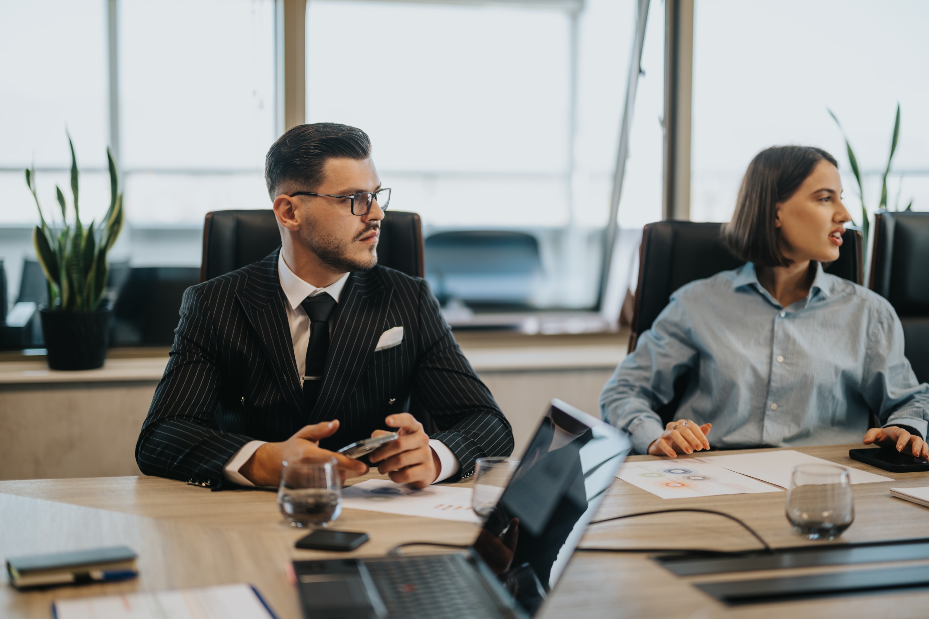 omawianie planu rozwoju produktów przez zespół