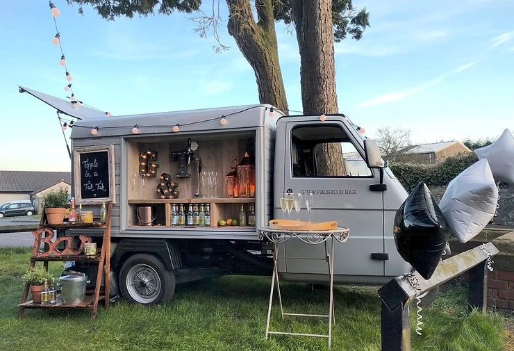 How Quickly a Mobile Bar Hire Sets Up? -