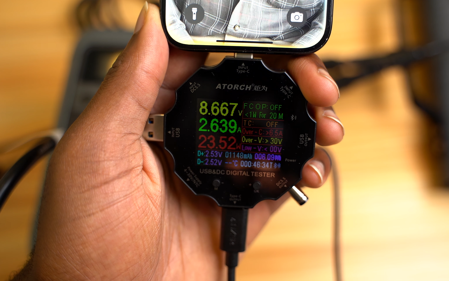 using digital tester to check charging speed of Anker Solix C200 DC (with solar charging cable)