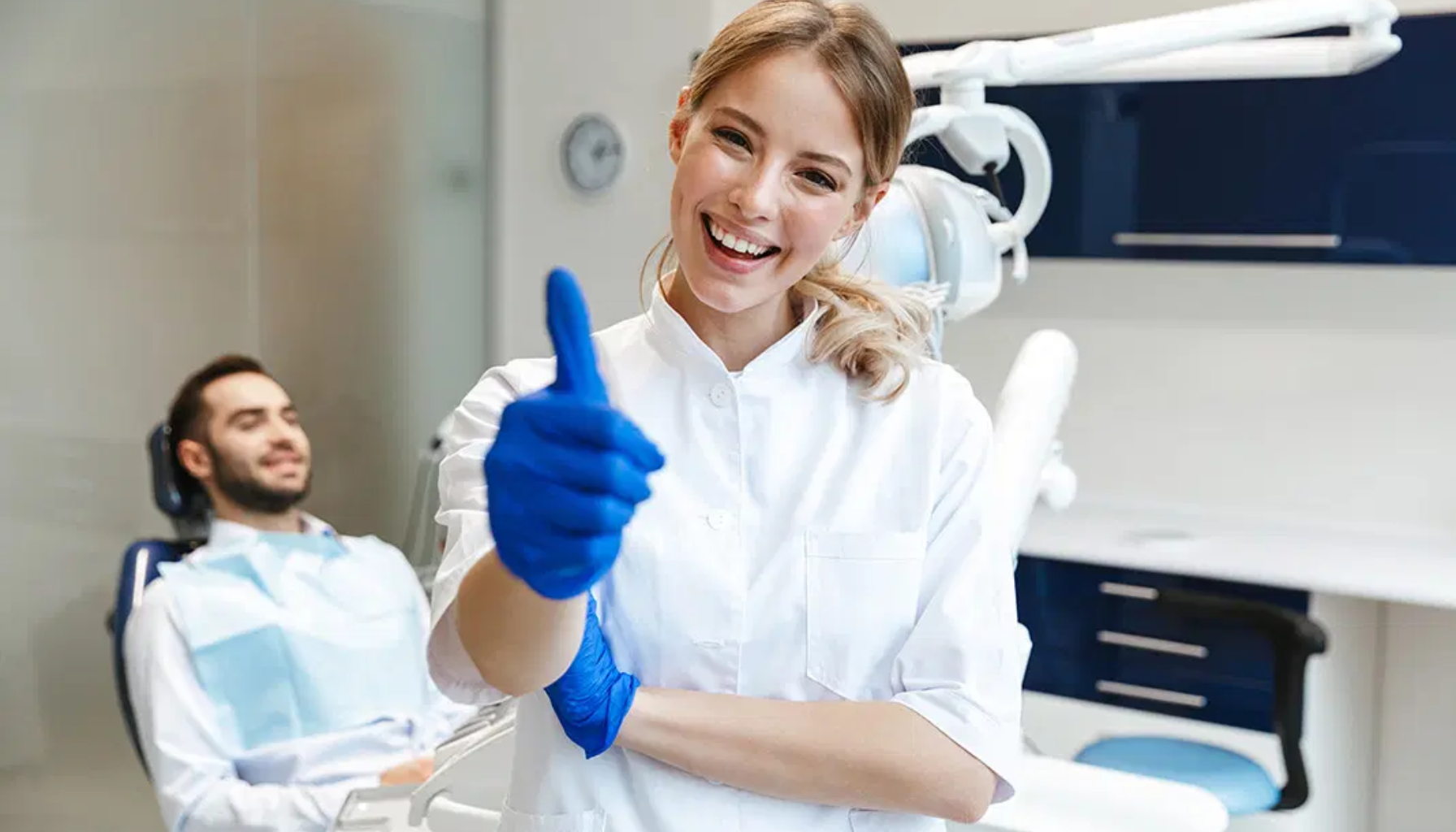 Tannimplantat pris – Hva koster det og hva får du? 15 Smilende tannlege med blå hansker gir tommel opp i tannklinikken. Pasient i bakgrunnen ser fornøyd ut etter behandlingen. Moderne og vennlig miljø. tannimplantat pris koster et tannimplantat erstatte tapte tenner refusjon fra helfo tapte tenner mye koster dine individuelle behov prisen på et tannimplantat manglende tenner flere tenner tennene dine tannimplantat få tannimplantat få dekket individuelle behov få tannimplantater tannimplantater blant annet flere faktorer hos tannlegen vare livet naturlige tenner tenner ta kontakt beste løsningen kirurgiske inngrep koster prisen hos pris tann kroner implantatet implantater implantat konsultasjon flere behandlingen tannleger mer priser våre dine tannen behandling tannlege tannlegen mye sikre tilbyr nok fordeler kjevebenet helfo nye får tennene inkludert gir manglende dersom viktig tannlegene moderne under andre ønsker trenger prosessen ofte løsning behov oslo kostnadene mulig fungerer samt dag settes tannhelse