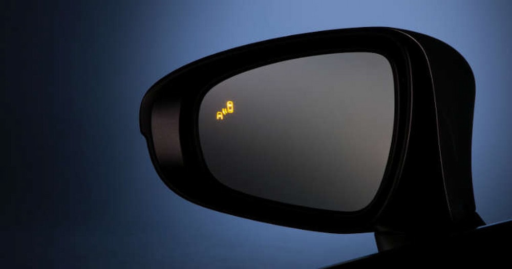 Blind spot sensor - a requirement for vehicle approval after 2025