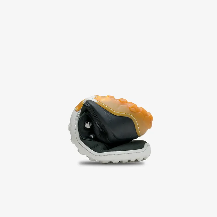 Barefoot shoes with wide toe box