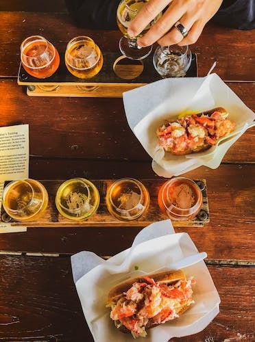 Lobster rolls with flights of craft beer, not far from New York City
