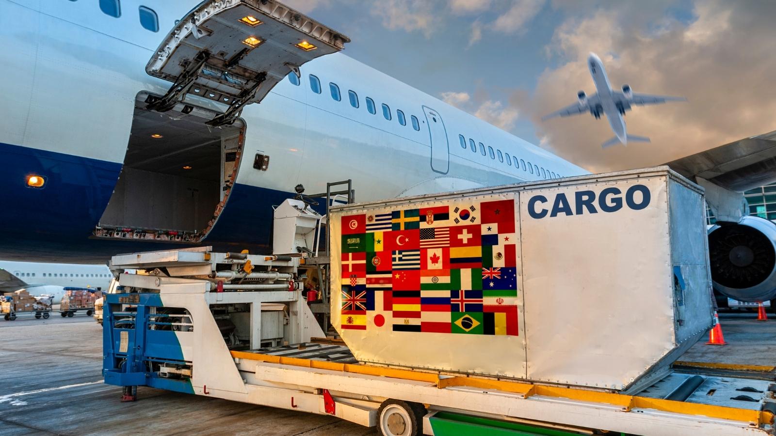 peak season air cargo how freight forwarders can prepare for q4 capacity constraints