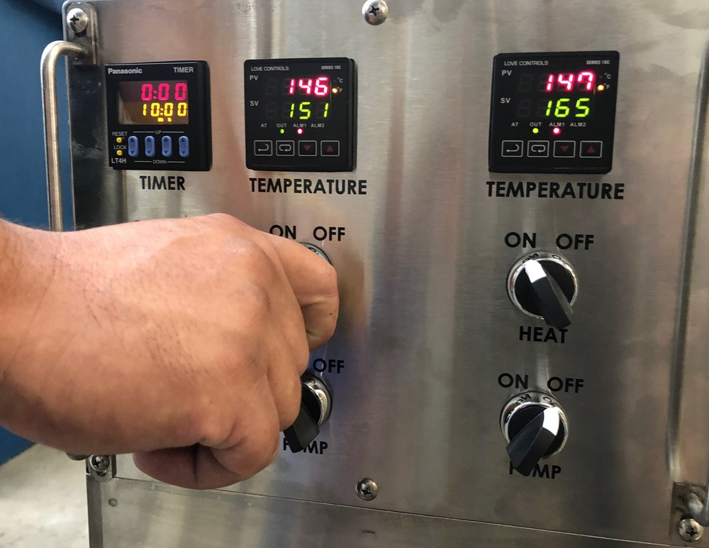 Ultrasonic cleaner temperature setting