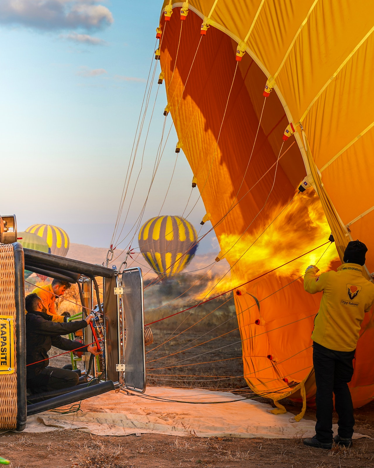How do hot air balloons work?