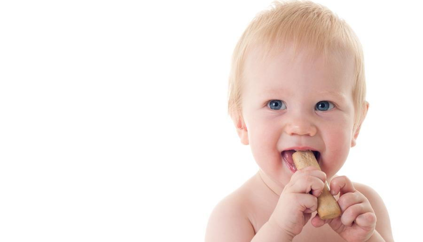 Baby holder og biter på treleke mot munnen, med nysgjerrig uttrykk og lys bakgrunn. tannfelling barn permanente tenner permanente tennene hos barn fortennene i underkjeven bryter frem nye tennene års alder mister barn hos tannlege tenner barn mister 20 melketenner begynner å miste barnet barn fleste barn tennene begynner vanligvis 6 årsalderen melketennene melketennene løsner 13 år nye tannen frem første melketenner 3 år vanligvis hos tannfelling mister kommer løsner fortennene begynner nye rundt bryter viktig får miste underkjeven ofte tann tannfellingen bør faller normalt tannen alder melketannen starter melketann barnets først god årsalderen tannlege 12 13 naturlig litt under gjerne felles tid gradvis alt hvert plass svar regel fleste måneder hjelpe vokser utvikling skjer gir helt mens