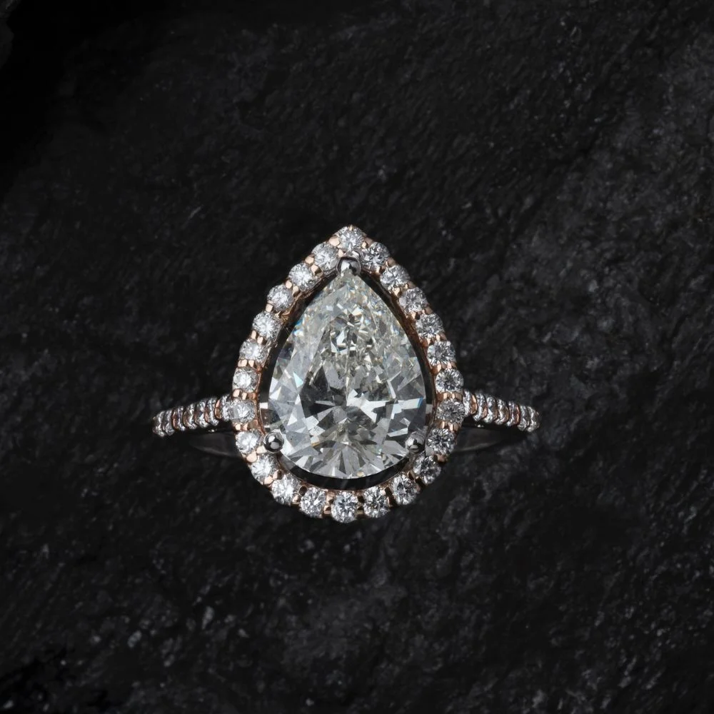 The Sparkling one number Diamond Ring: A Symbol of Unending Love and Elegance That Steals Hearts