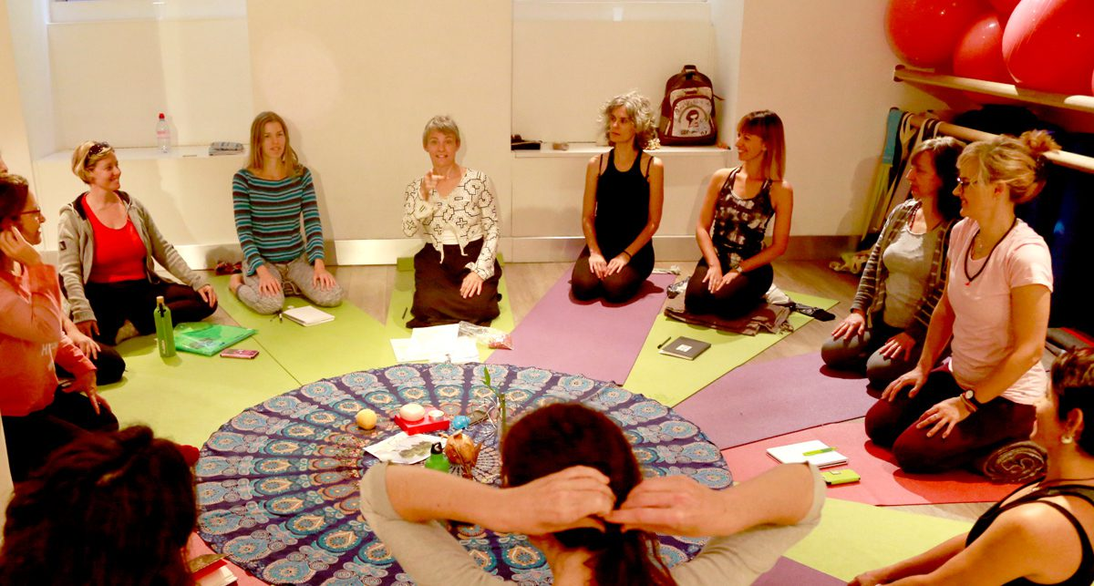 yoga teaching at yoga classes approved by yoga alliance