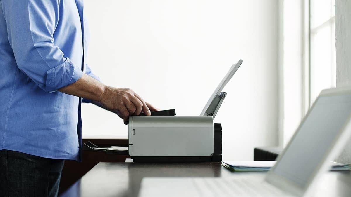 Are pay stubs and check stubs the same