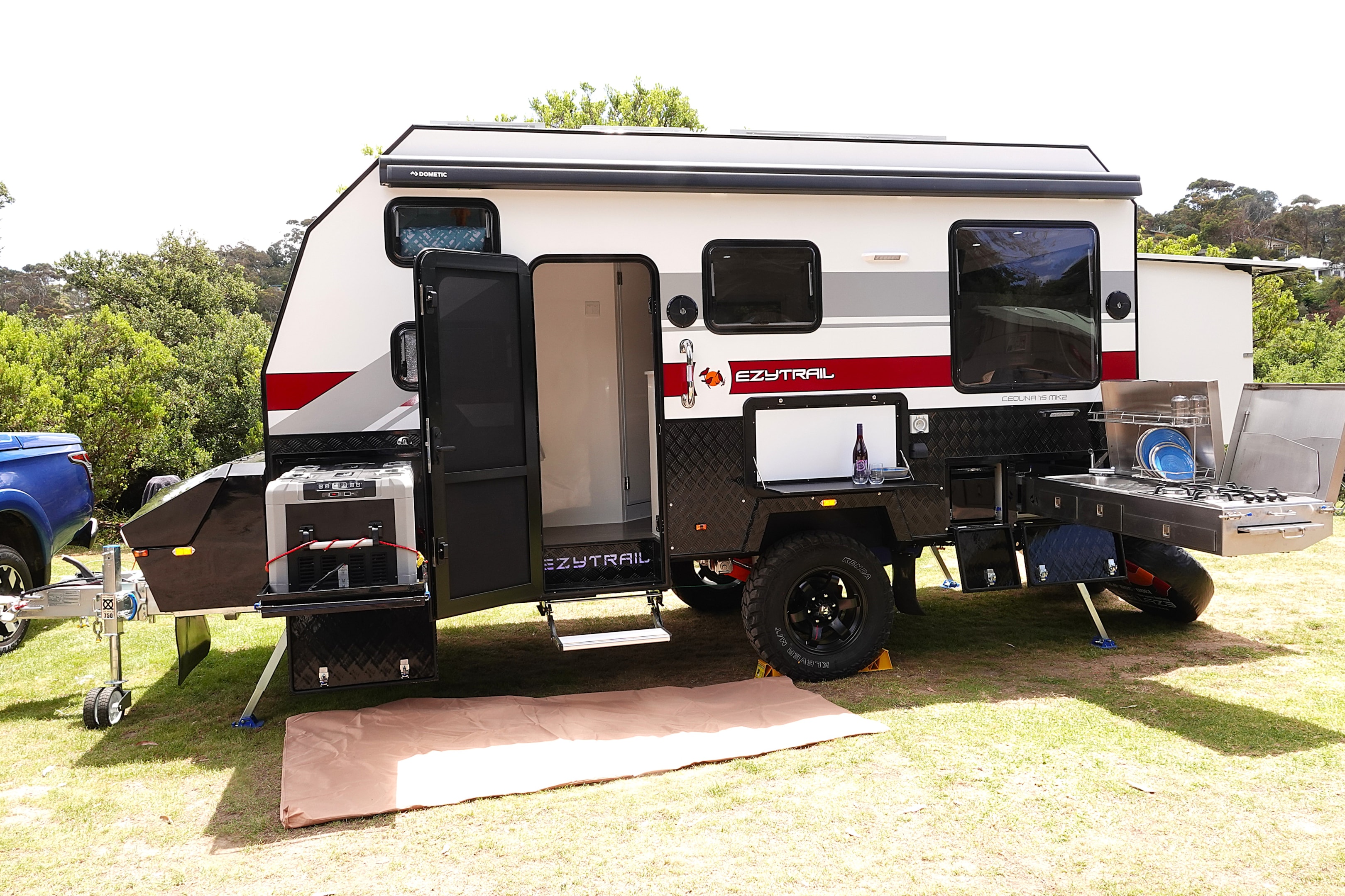 We loved the door oversized bed windows, the rear bed extension pulled and the functional internal storage space.