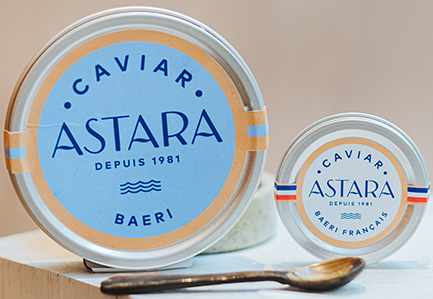 Plusieurs boîtes de caviar