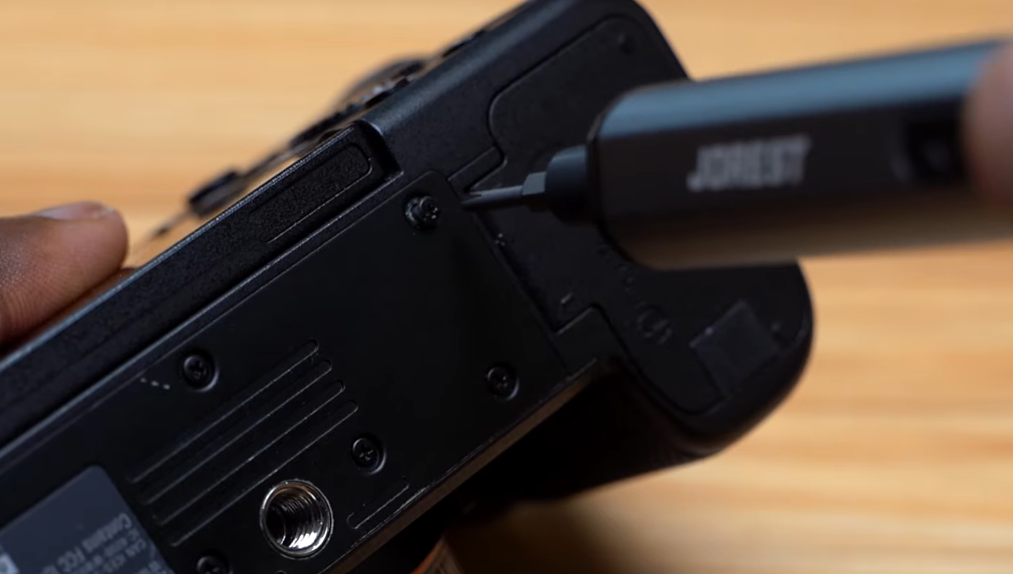 removing camera screw using Jorest