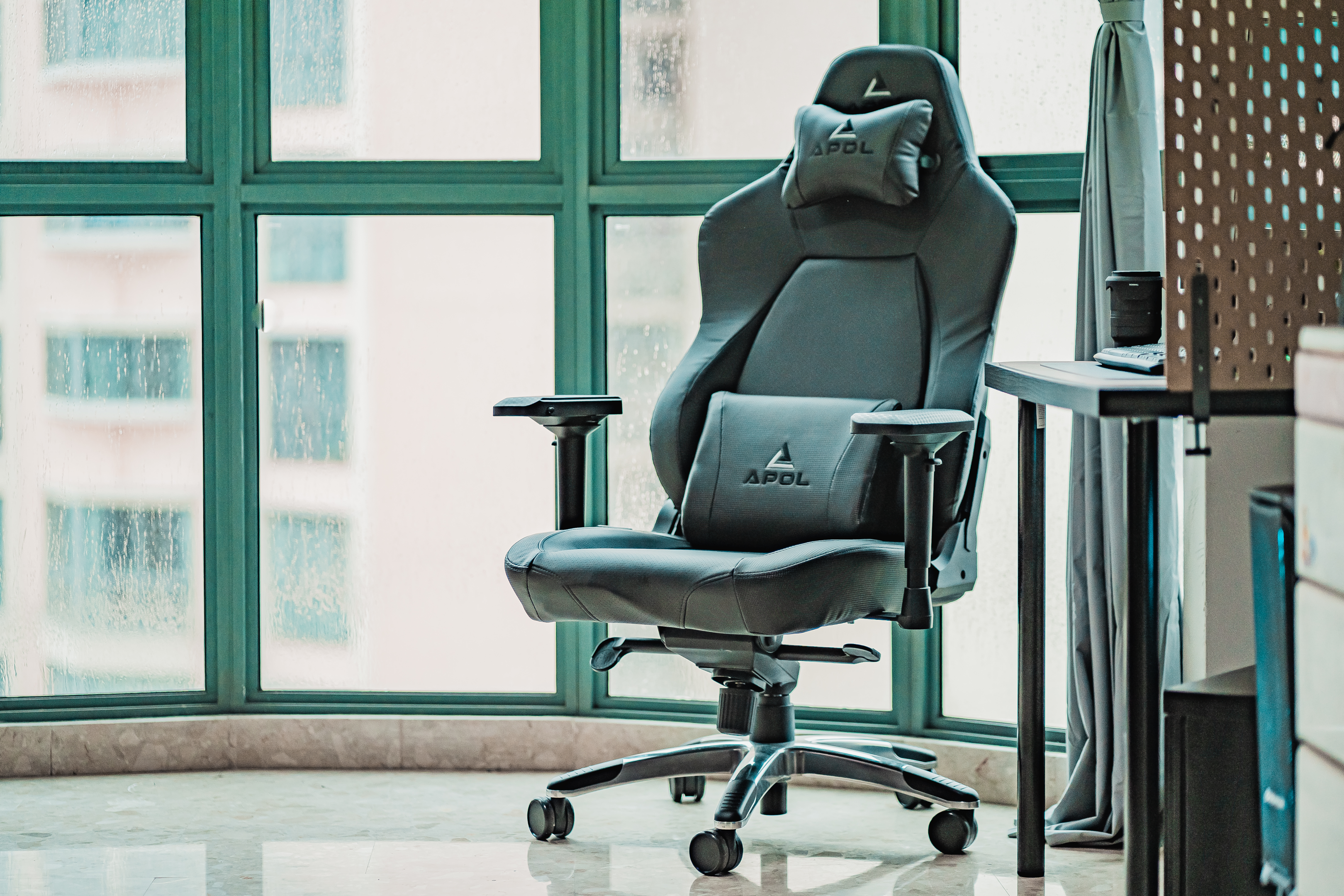 How our office chairs contribute to our ongoing back pain