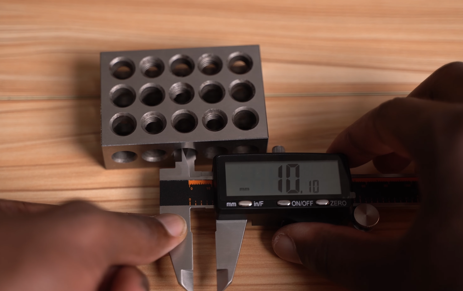 measuring inside diameter using Hardell caliper
