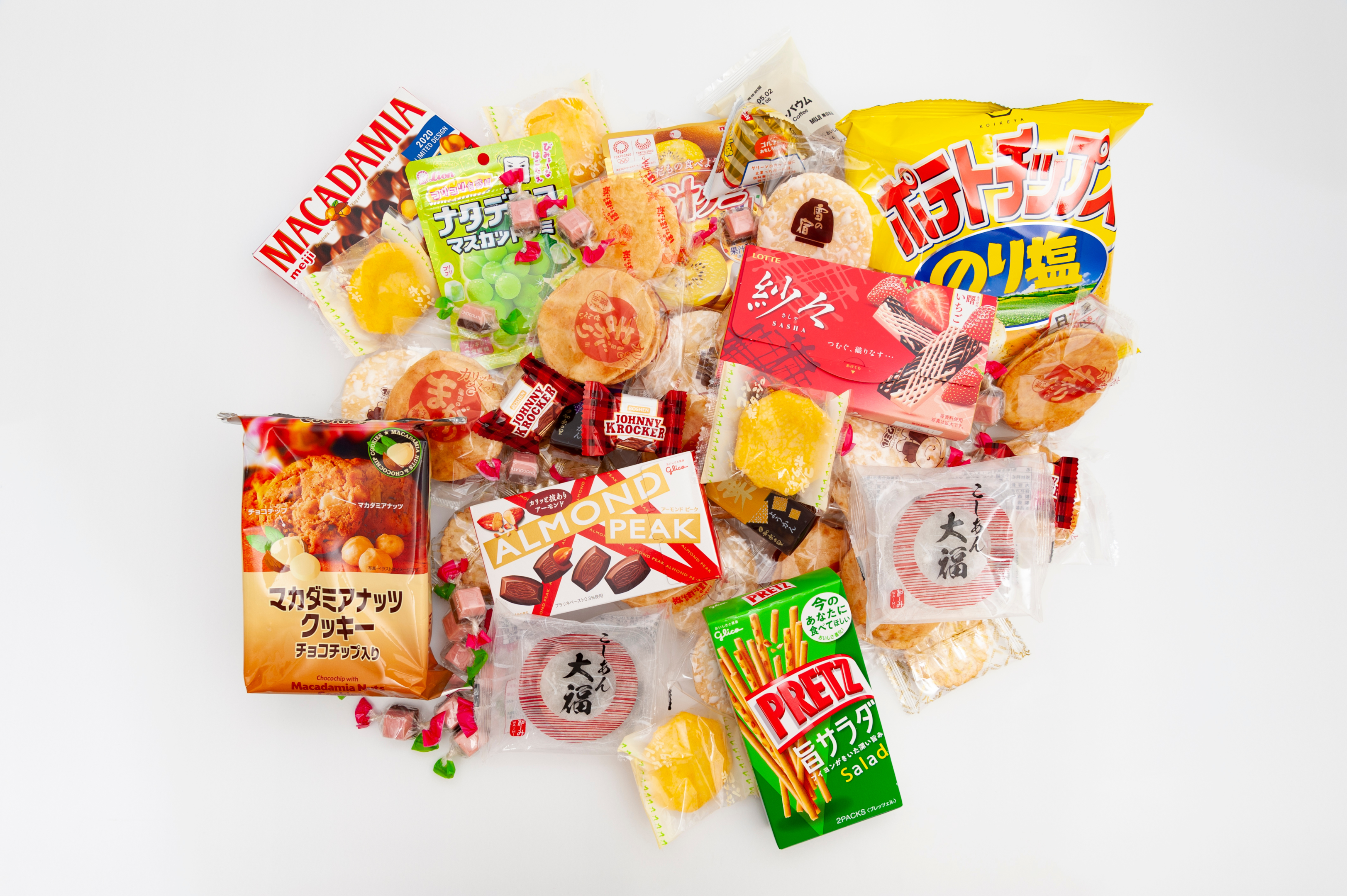 Traditional and modern Japanese sweets and snacks