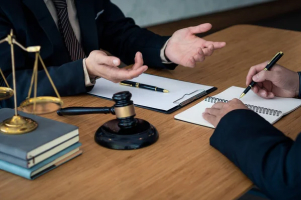 How a wrongful termination lawyer can help you with your case