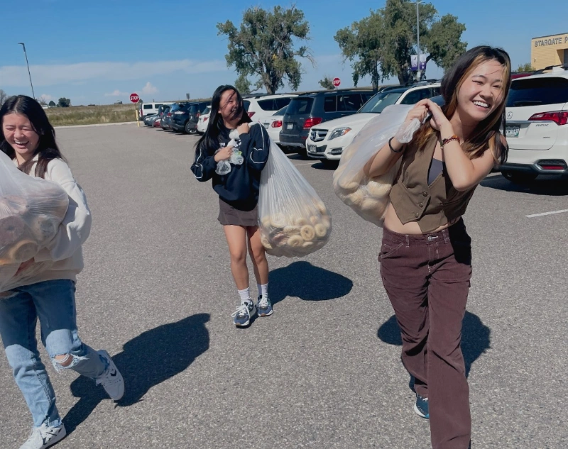 students volunteering in their free time