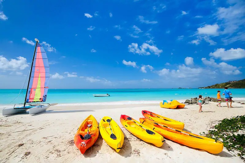 beaches in antigua
