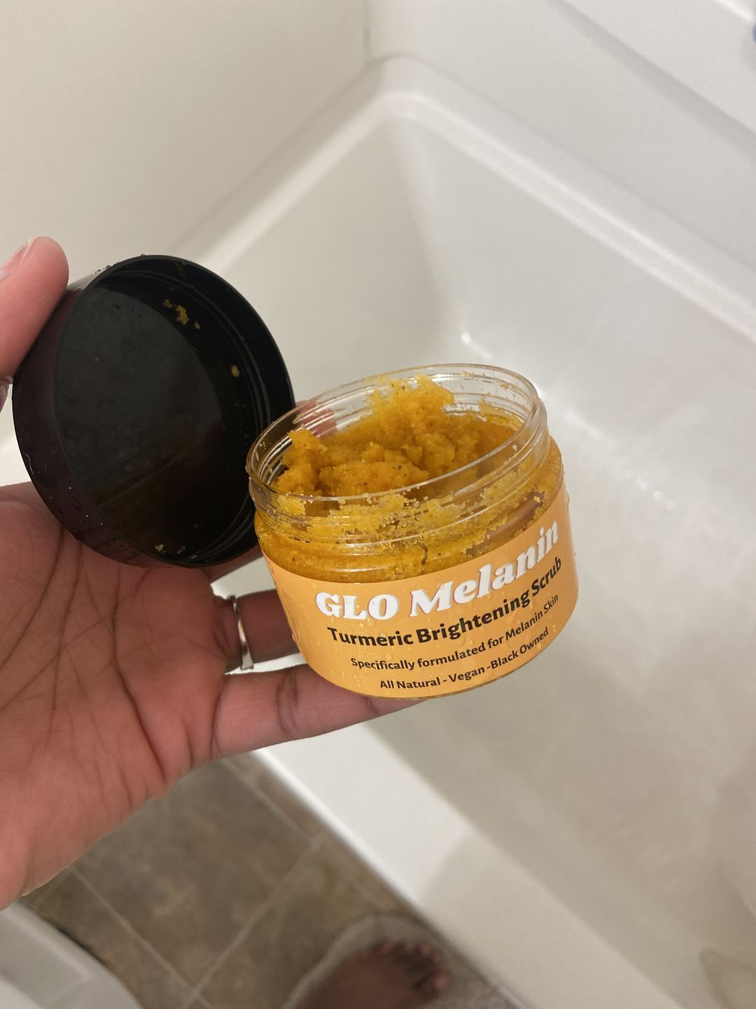 body scrub, exfoliating scrub, turmeric scrub