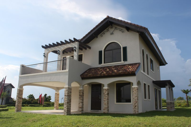  Lot Area: 180 sq.m. | Floor Area: 211 sq.m. | (Img Link: https://www.brittany.com.ph/wp-content/uploads/2019/01/Carletti-exterior-e1648280249361.jpg)