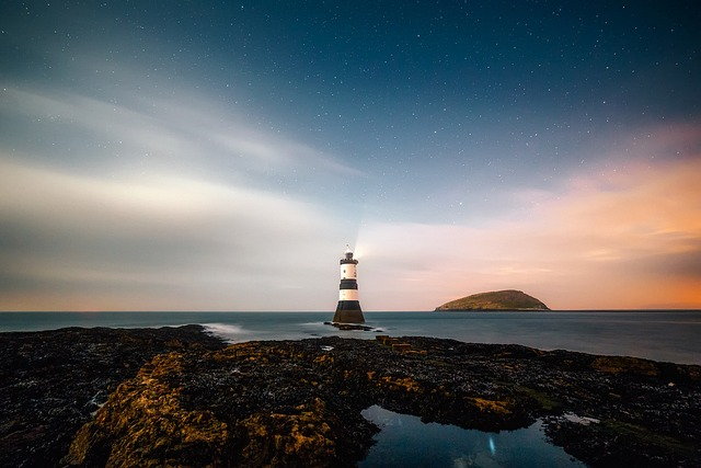 lighthouse, sea, horizon