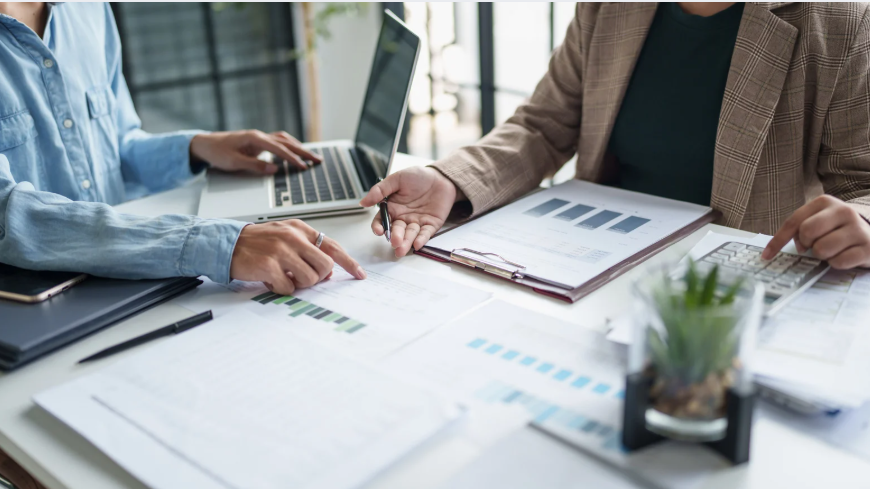 Key Account Manager – profesjonalna obsługa kluczowych klientów, zarządzanie relacjami biznesowymi, budowanie długoterminowych relacji, rozwój sprzedaży, strategie sprzedażowe, praca z key account, negocjacje i rozwój biznesu w firmie