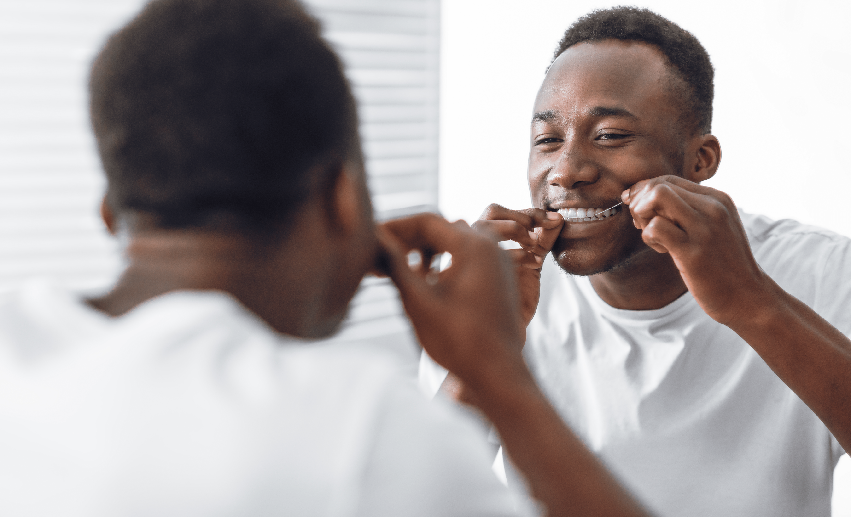 Regelmessig bruk at tanntråd er viktig