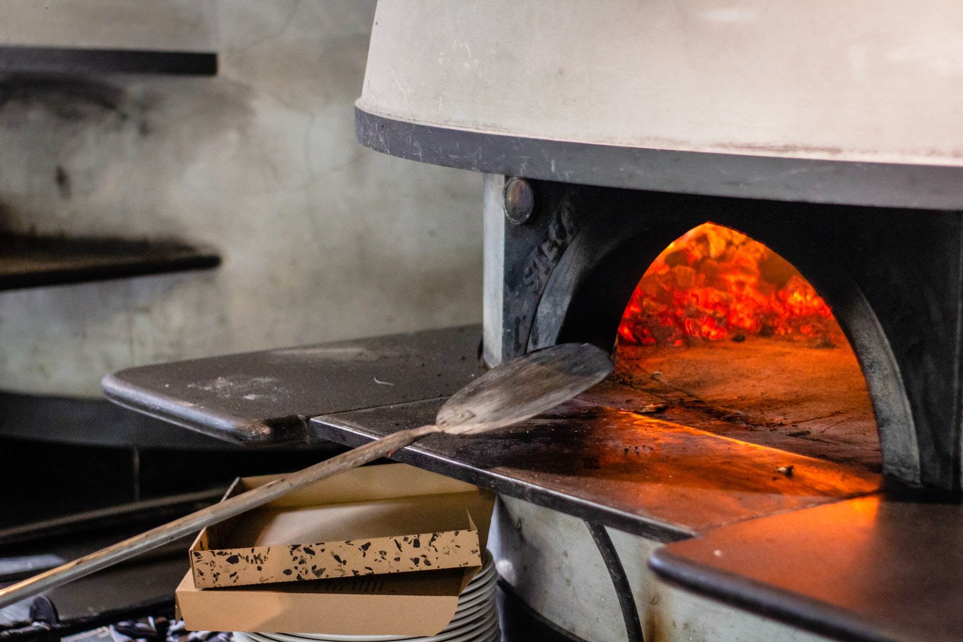 Baking your white pizza in a pizza oven