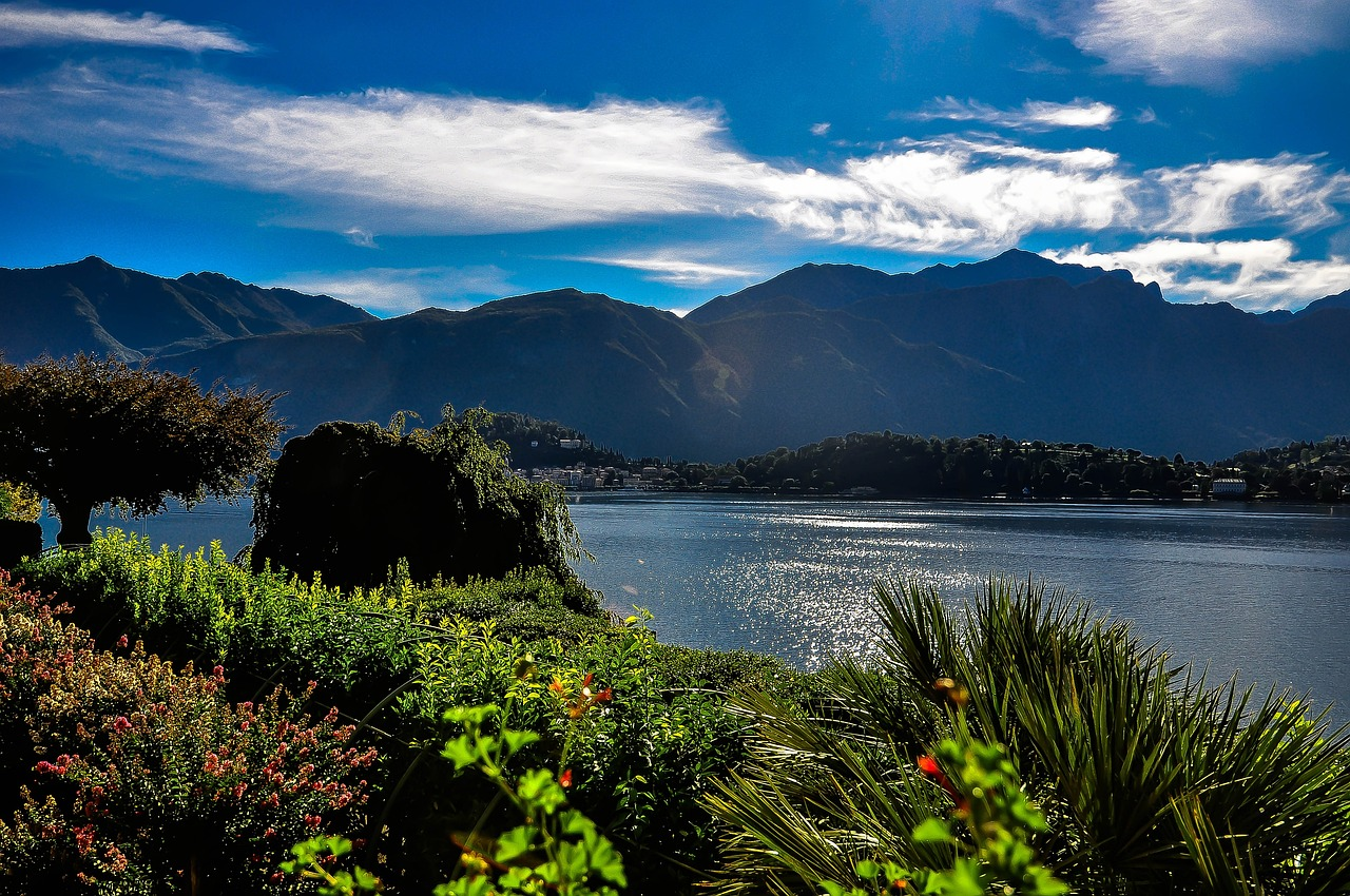 Source: https://pixabay.com/photos/lake-como-laggo-di-como-menaggio-261111/