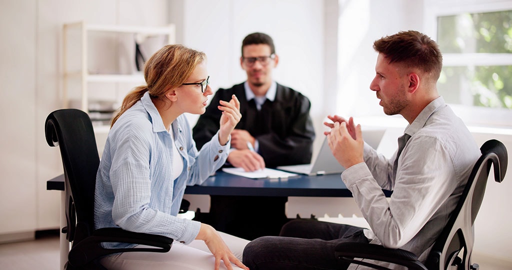 Resolving a dispute with the help of a third party