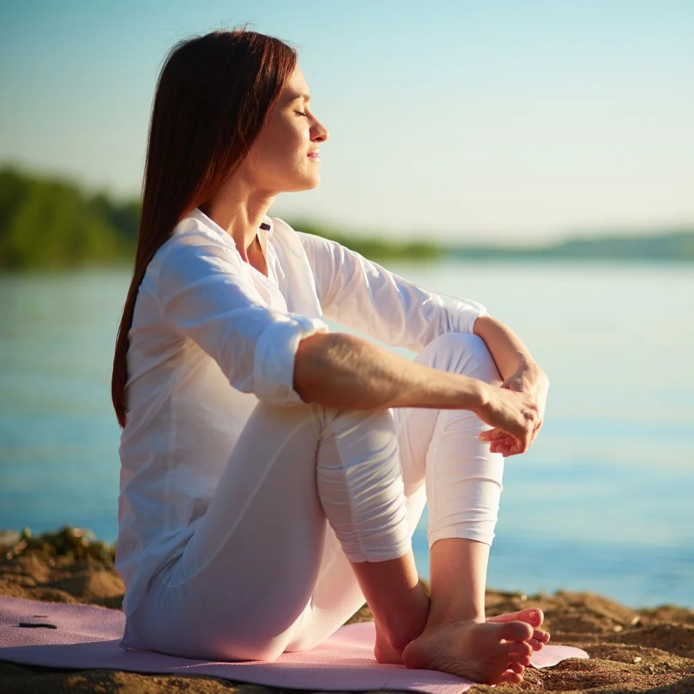 Elevate Your Style and Spirit with Clear Quartz Bracelet: The Key to Inner Peace and Balance