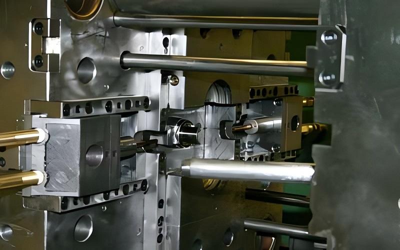 injection molding manufacturing process