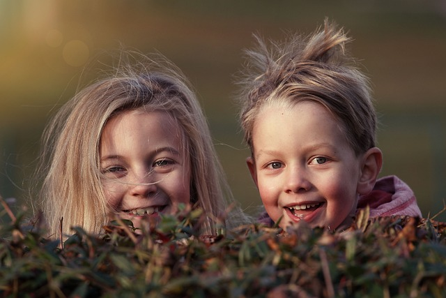 children, siblings, happy