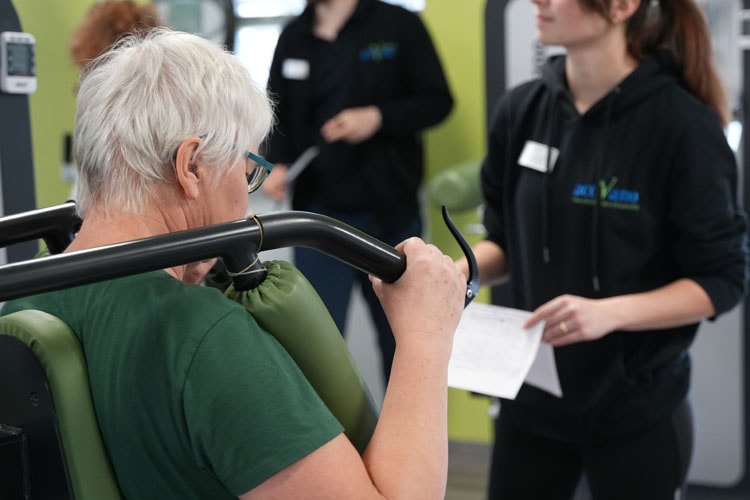 Wenn Sie Bedenken haben, kann der Besuch bei Ihrem Physiotherapeuten sinnvoll sein, um zu Ihren Bedenken Antworten zu bekommen.