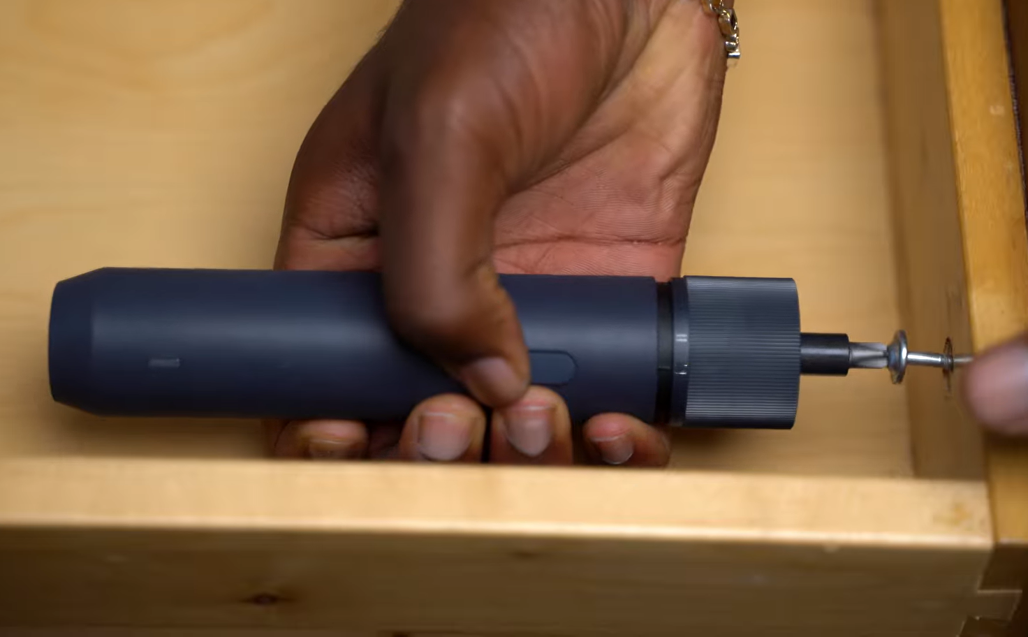 using the HOTO screwdriver in the drawer