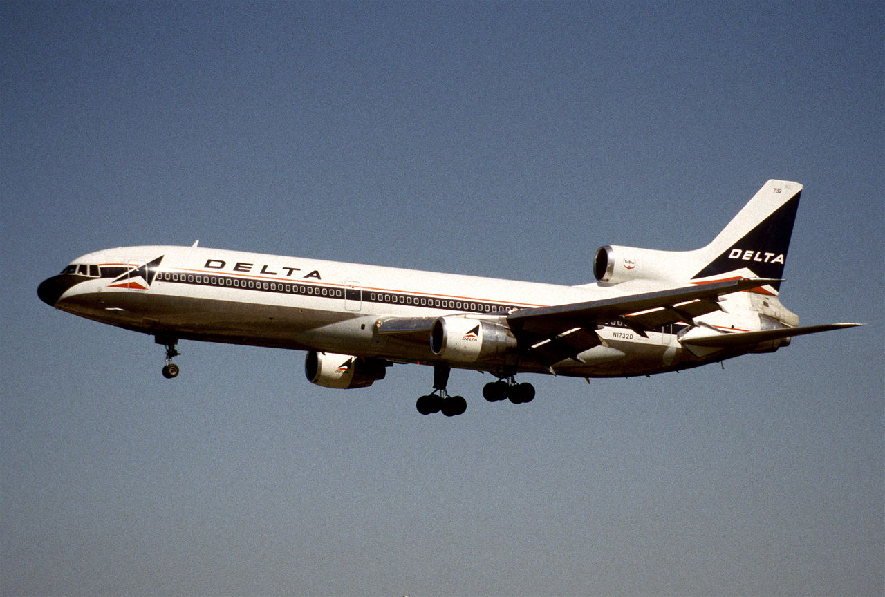 Image source: (CC) Aero Icarus, wikimedia.org An aircraft from Delta Airlines landing on a clear day.