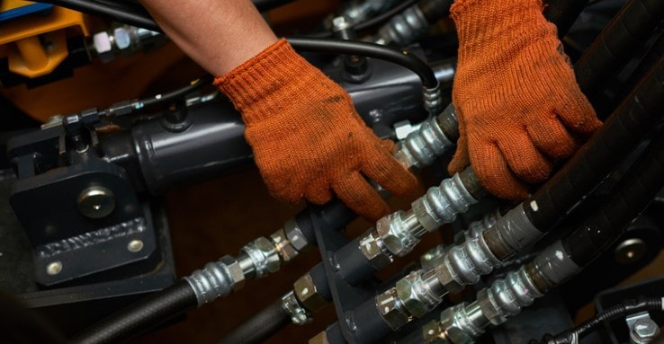 Checking hydraulic system hoses