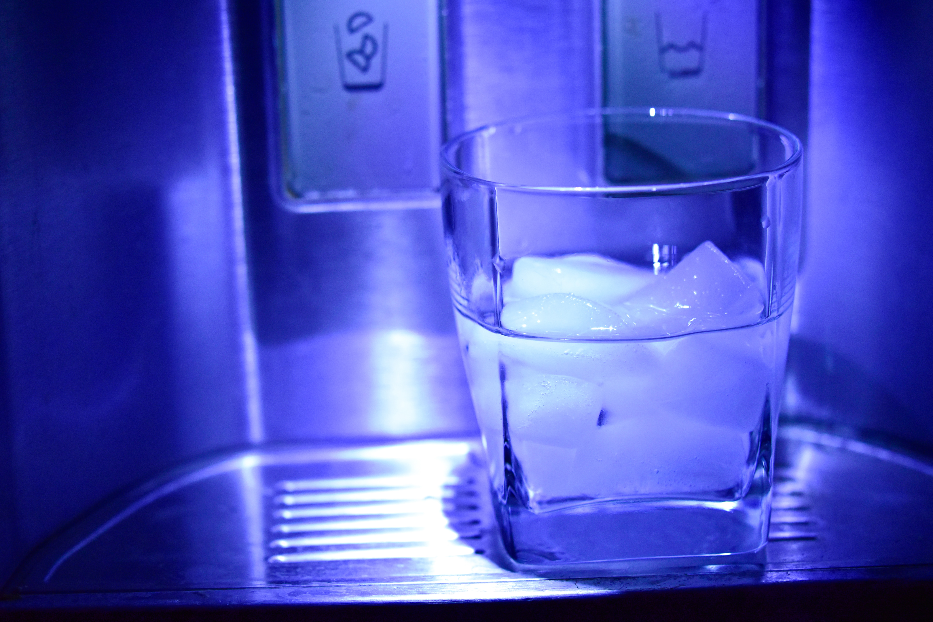 Refrigerator water leak, fix water line 